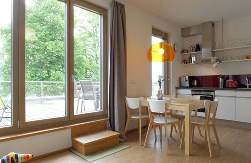 Werder Apartment | House on the Havelbogen directly on the water with canoe and jetty, terrace apartment*