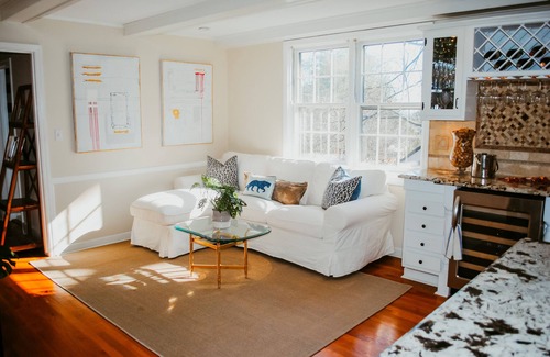 Summerville House | House on the Hill-The Perfect Master's Rental!
