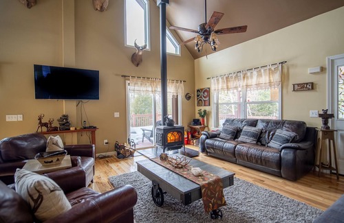 Prattsville House | House , outdoor lounge area , near skiing