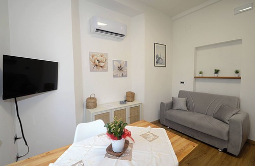 Chianciano Terme Apartment | House Parisina small apartment just outside the town center