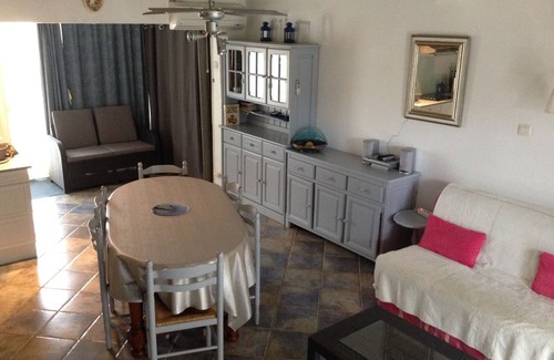 Saint-Pierre-la-Mer House | House quiet 70 m2. 2 c. 2 bathrooms. 2 gardens enclosed balcony sea view