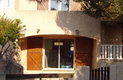 Saint-Pierre-la-Mer House | House quiet 70 m2. 2 c. 2 bathrooms. 2 gardens enclosed balcony sea view