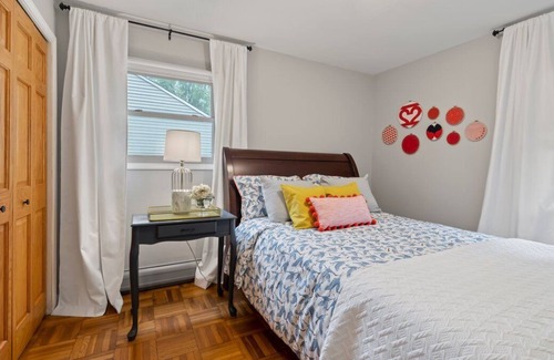 Monona House | House rental less than 5 minutes from downtown Madison.