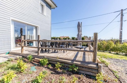 Laschamps Apartment | House sleeps 12 with all comforts