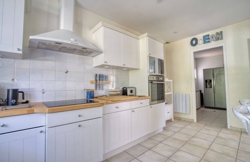 Saint-Trojan-les-Bains Villa | House sleeps 11 between sea and forest in Saint-Trojan-les-Bains, Île d'Oléron