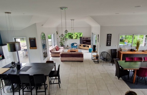 Landeda Villa | House sleeps 12 with pool/spa