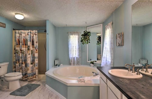 Silver Springs House | House w/ Deck + Fireplace, Walk to State Park