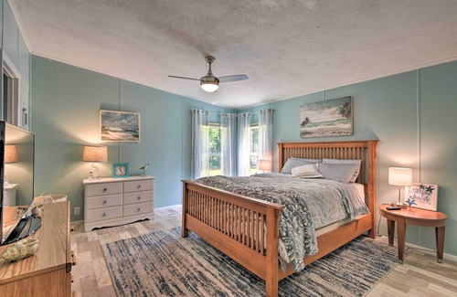 Silver Springs House | House w/ Deck + Fireplace, Walk to State Park
