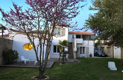 Cheray House | House with garden in the heart of a village, 5 minutes from the beach