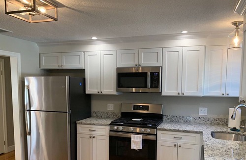 Canton House | House with 3 bedrooms / 2 bathrooms, living room, kitchen, dining room &sun room