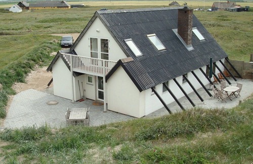 Vrist Strand House | House with a luxurious location in the dunes only 75 meters from North Sea waves