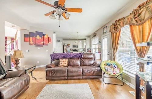 Franklin House | House with All amenities with 4 BRs and 3 Baths.