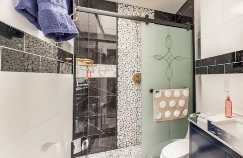 Franklin House | House with All amenities with 4 BRs and 3 Baths.