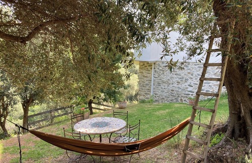 Rogliano Apartment | House with beautiful sea and mountain views, garden, air conditioning,
