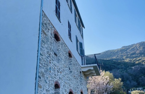 Rogliano Apartment | House with beautiful sea and mountain views, garden, air conditioning,