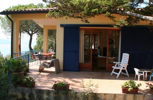Madonna delle Grazie House | House with direct access and private terrace at sea only 10min from Capoliveri