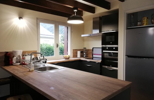 Montauban-de-Luchon House | House with garden, 10 min. walk to town center and 25 min. drive to ski resort