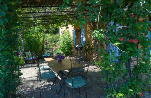 La Londe-les-Maures House | House With Garden And Sea View