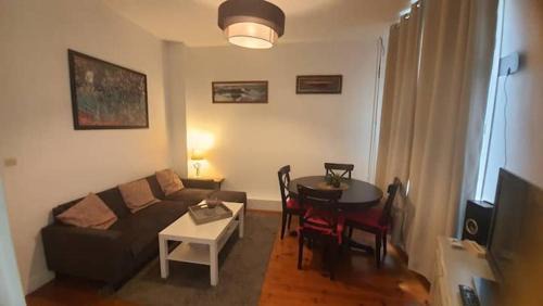 Quartier Grieu-Vallon Suisse-Saint-Hilaire House | House with garden and view of Rouen