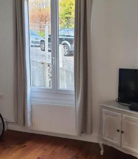 Quartier Grieu-Vallon Suisse-Saint-Hilaire House | House with garden and view of Rouen