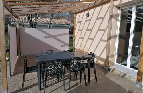 Vensac House | House with garden