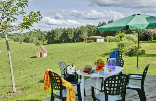 Orliac Ski Chalet | House with garden in the middle of nature