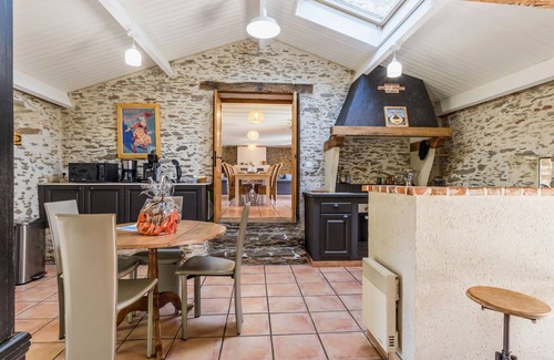 Pornic Cottage | House with heated private pool, near beach in Pornic