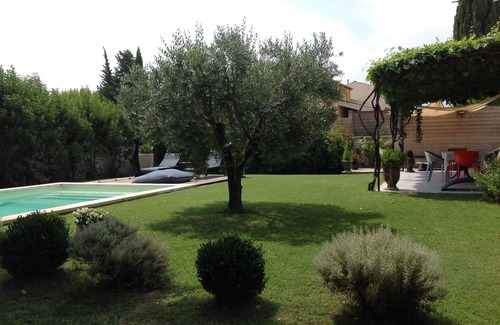 Le Thor House | House with pool 4 people