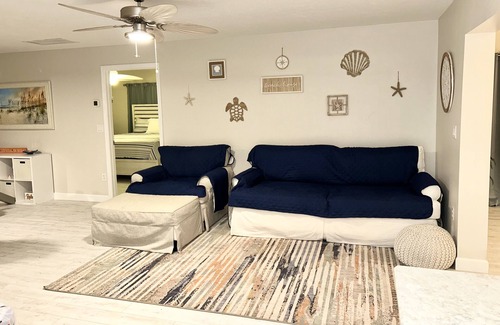 Nokomis House | House with pool and a dock. Perfect for fishing and boating. Close to the beach.