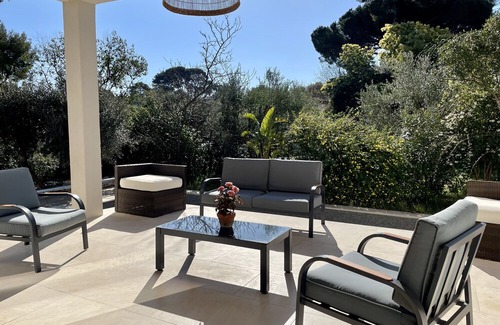 La Garde Villa | House with pool close to beaches