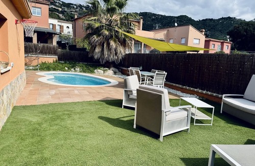Castell-Platja d'Aro Villa | House with private pool and jacuzzi 2km beach