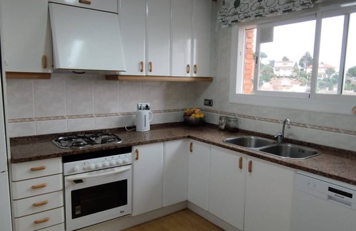 Santa Susanna Ski Chalet | House with private pool, barbecue and free wifi approx. 3 km from the beach