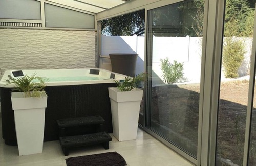 Saintes House | House with private Jacuzzi