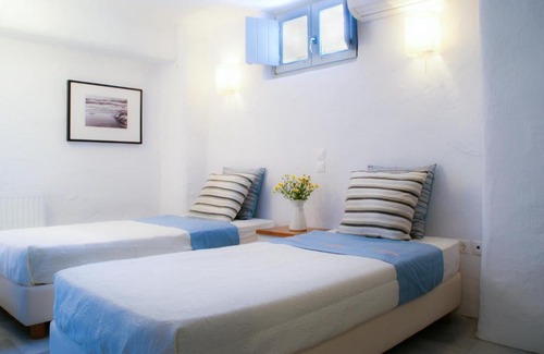Paros Villa | House with private pool