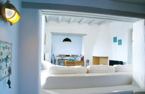 Paros Villa | House with private pool