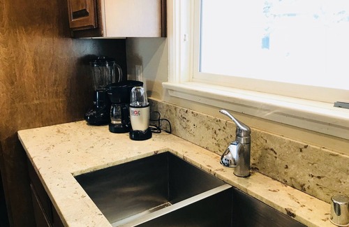 Warner Center House | House with Private Pool/Jaccuzi With Optional Pool heater