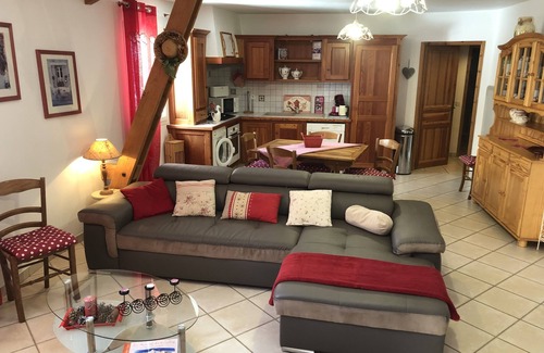 Saint-Disdier Cottage | House with swimming pool, terrace, garden and garage. Nature, calm, freshness