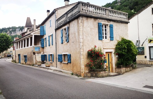 Saint Gery-Vers House | House with swimming pool for 10 to 12 people between Cahors and Saint-Cirq-Lapopie