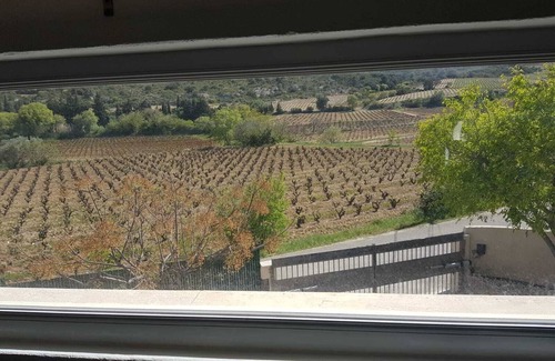 Tavel House | House with swimming pool in the heart of the vineyards