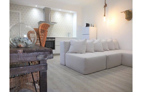 Sindicat House | House with terrace old town