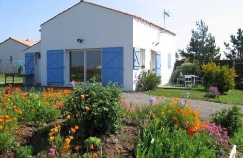 Brem Sur Mer House | House with terrace and garden 1.5 km from the beach and near. olonne sands