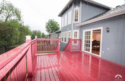 Lawrence House | House with walkout rooms to the yard. All new appliances