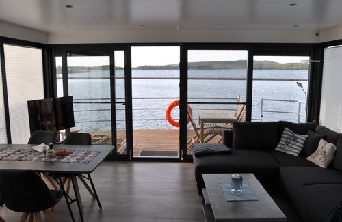 Braunsbedra House | Houseboat Nessi! Vacation on the Geiseltalsee!