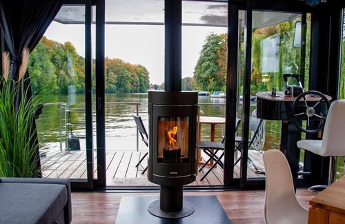 Koenigs Wusterhausen Boat Rental | Houseboat on the Dahme