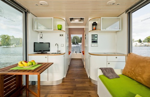 Koenigs Wusterhausen Boat Rental | Houseboat on the Dahme