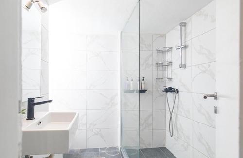 Thessaloniki Apartment | Houseloft Bianca Vision