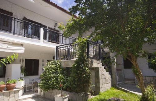 Polichrono Apartment | Houseloft Sandals Beachfront