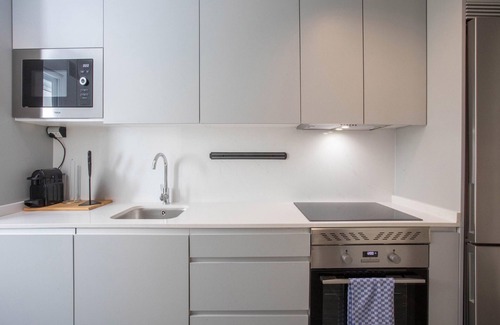 Nueva Espana Apartment | Housing Doctor Fleming I by Sharing Co