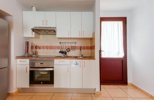 Geafond House | Housing in urb. Private in a quiet area, all the comforts.