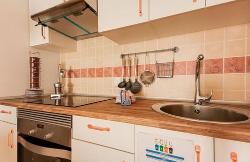 Geafond House | Housing in urb. Private in a quiet area, all the comforts.
